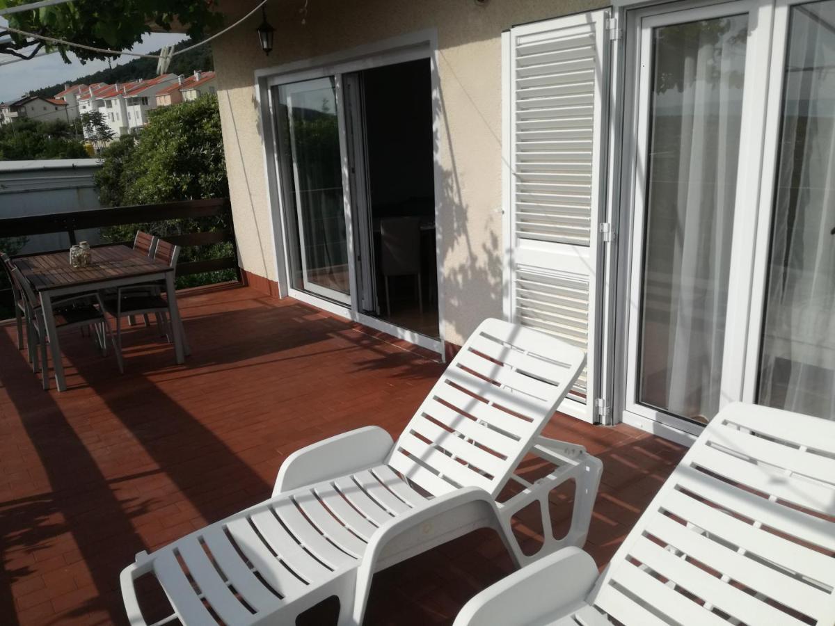 Apartments Boric Крес Екстериор снимка
