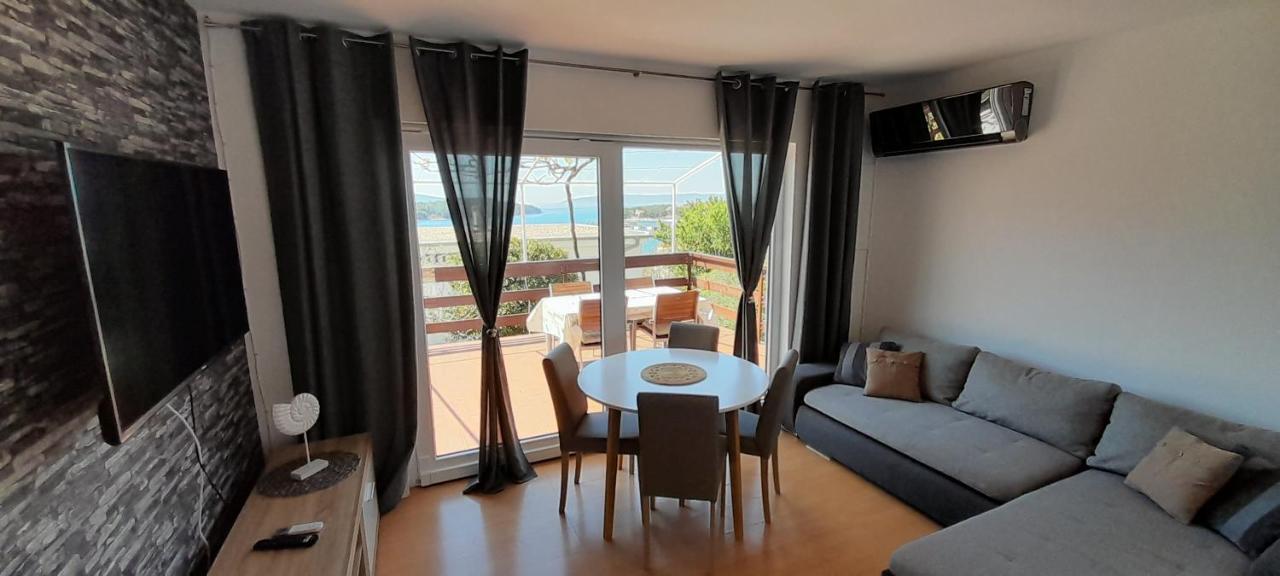 Apartments Boric Крес Екстериор снимка