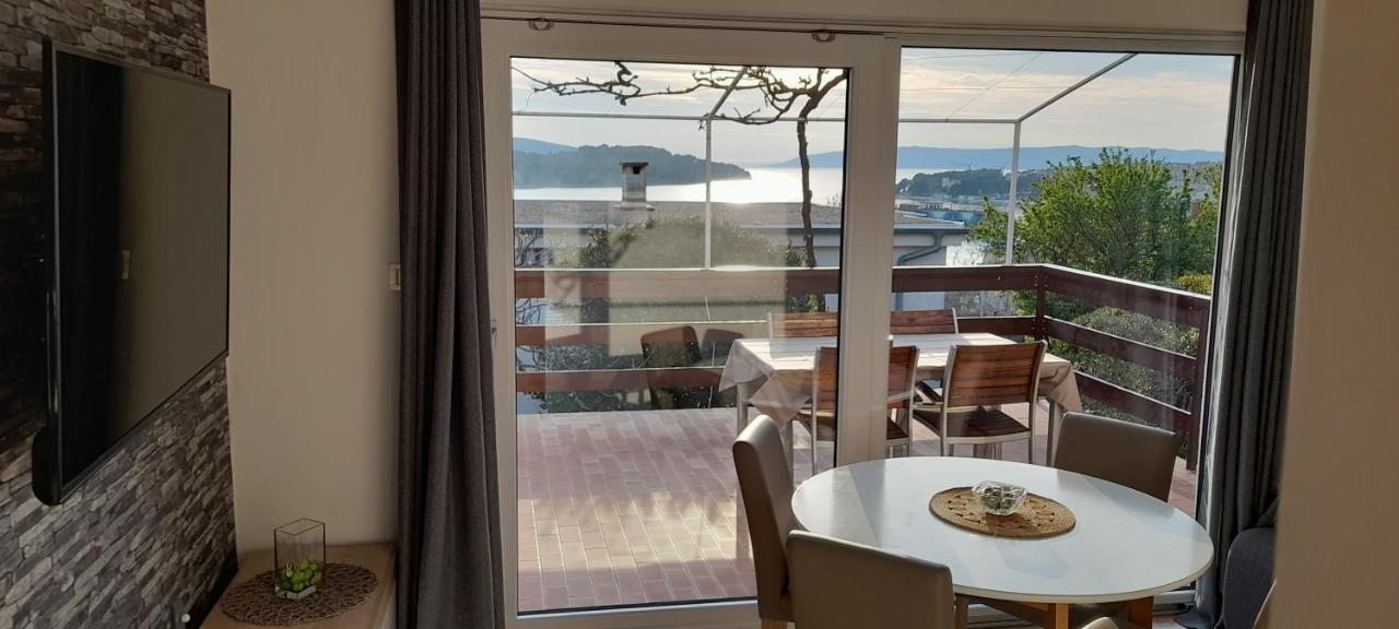 Apartments Boric Крес Екстериор снимка