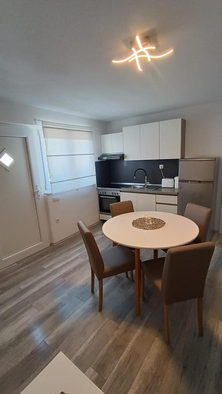Apartments Boric Крес Екстериор снимка